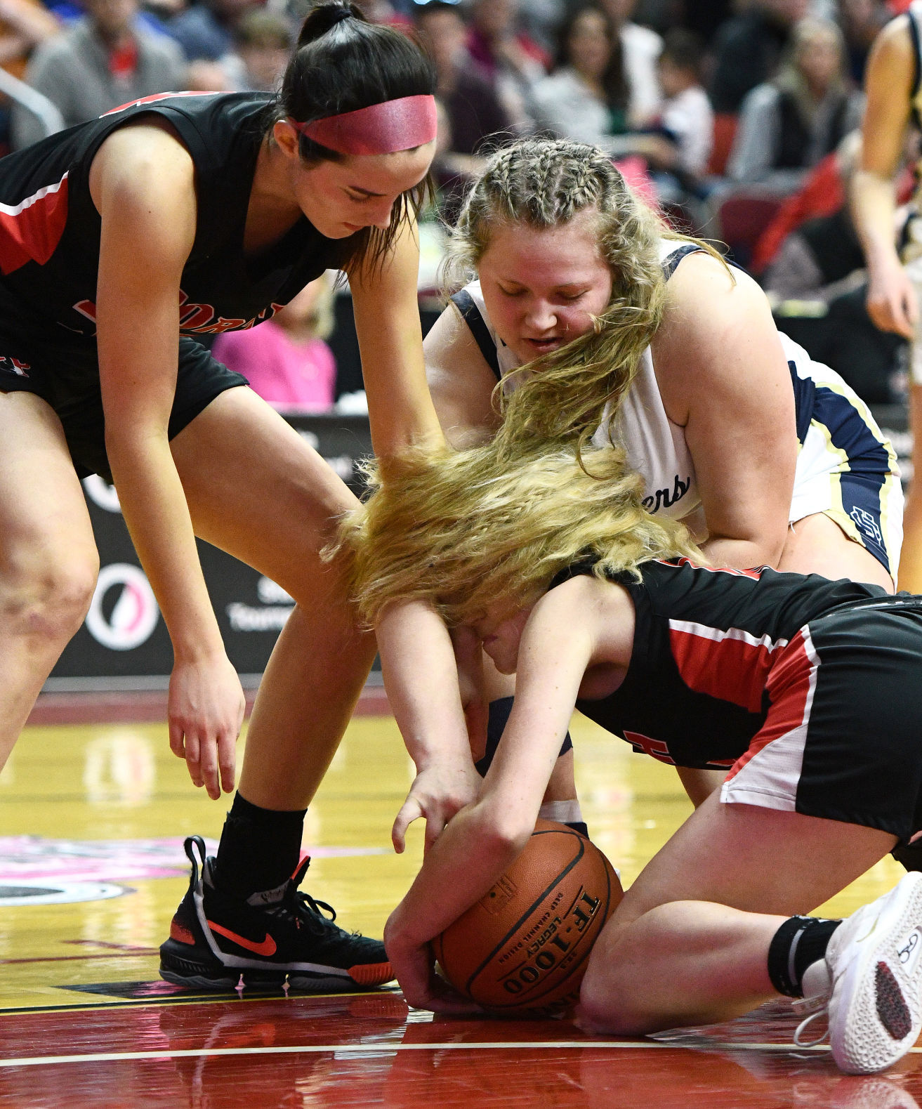 Heelan vs North Polk state basketball